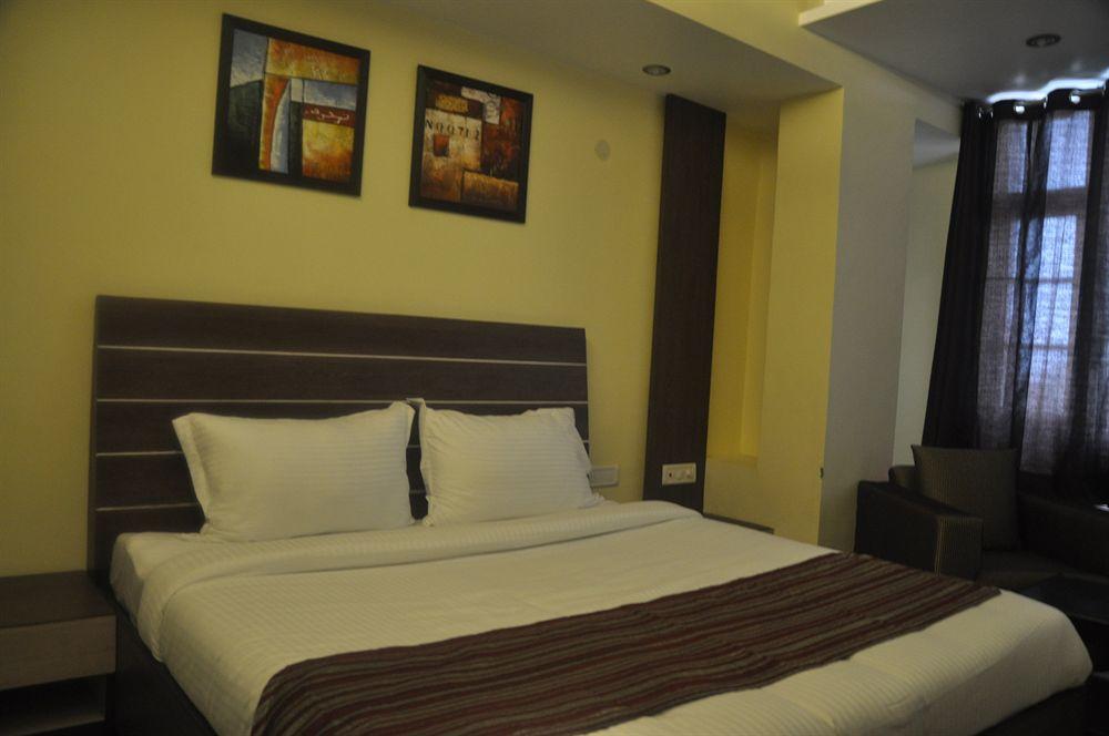 Hotel Mm Yellowuds Амритсар Екстериор снимка