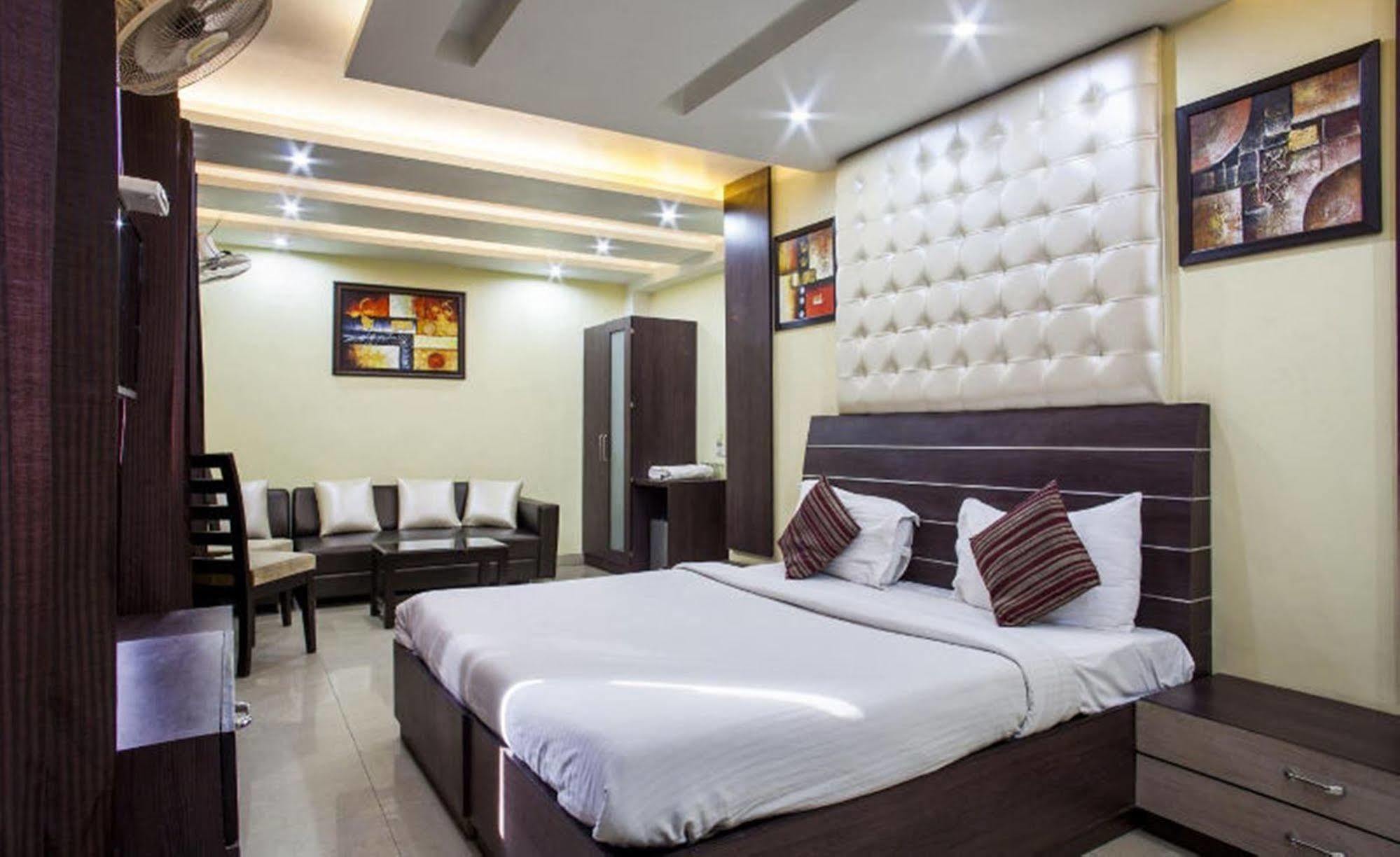 Hotel Mm Yellowuds Амритсар Екстериор снимка